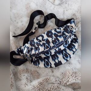 LULULEMON On your bum ikat blue black and white belt bag